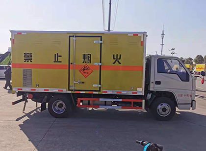 余姚爆破器材运输车技术升级与安全合规新趋势